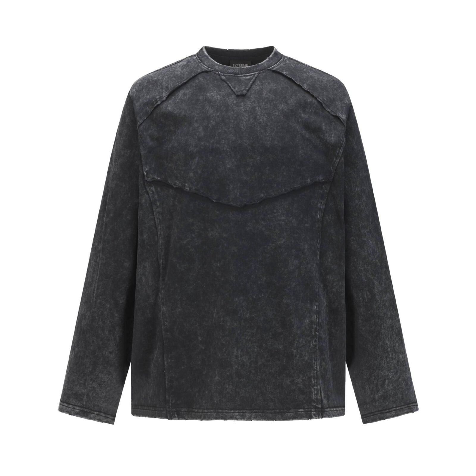 Wash and make old frayed hoodies with water - Image 3