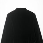 Simple single row buckle stand up collar velvet jacket top for women - Image 4